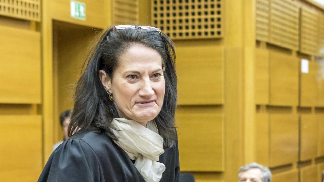 Die Anwältin Angela Furmaniak in einem Leipziger Gerichtssaal.