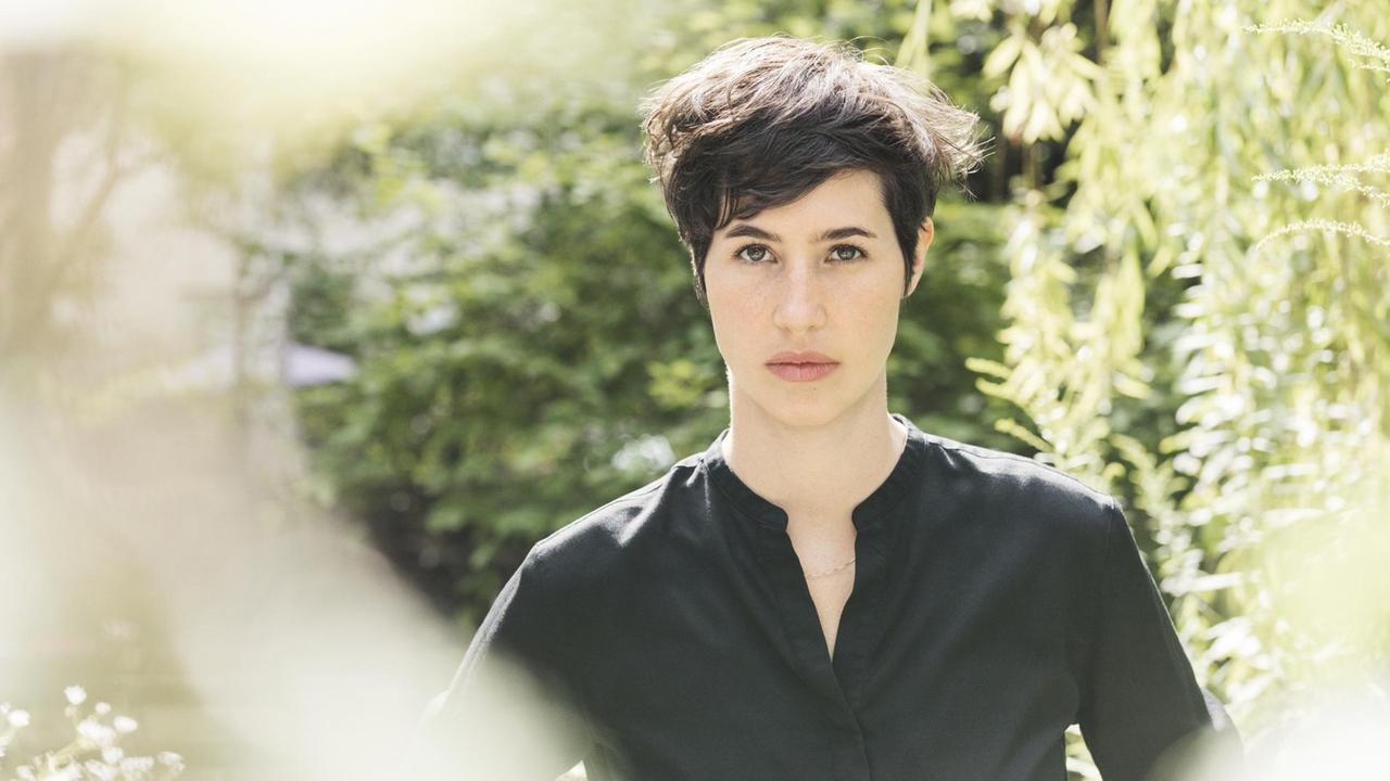 Porträt von Simone Miller.