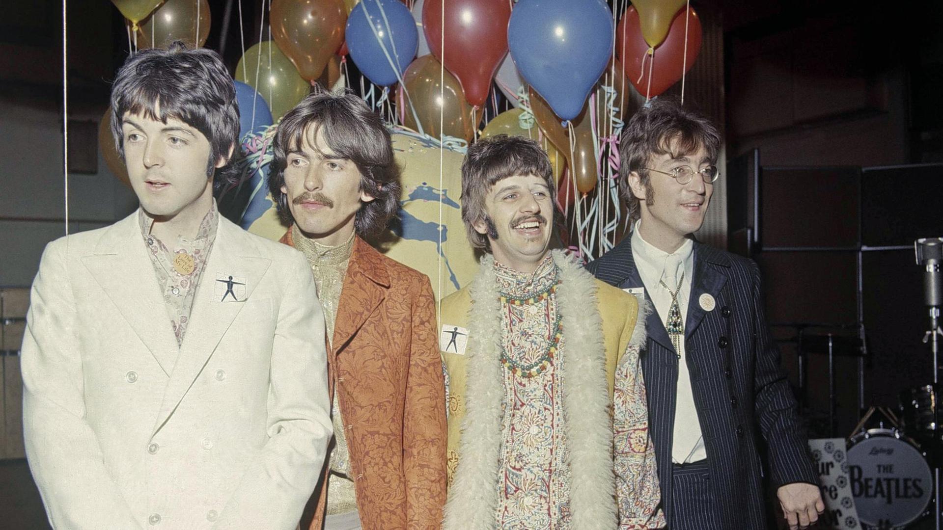 The Beatles im Jahr 1967: Paul McCartney, George Harrison, Ringo Starr, John Lennon (v.l.n.r.)