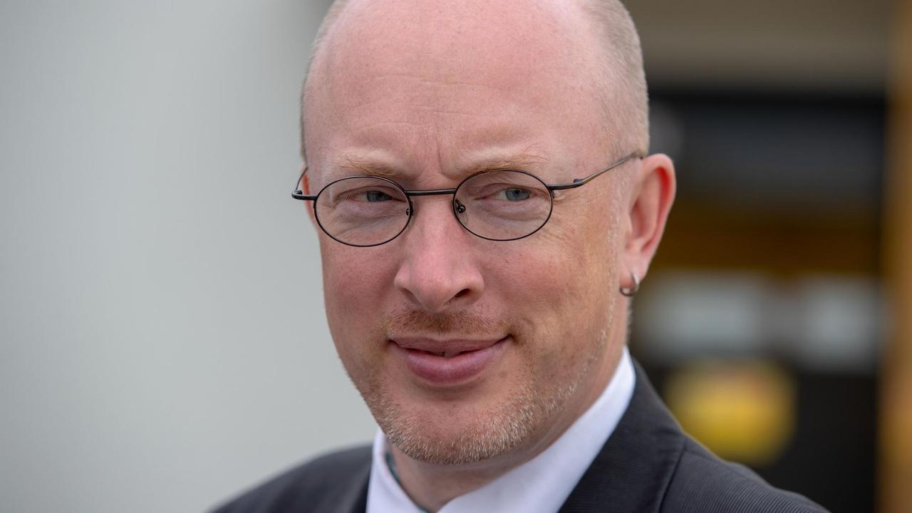 Der Politiker Christian Pegel (SPD), Energie- und Verkehrsminister von Mecklenburg-Vorpommern, im Porträt.