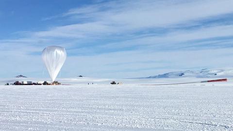 ANITA kurz vor dem Start zur Messfahrt über die Eismassen der Antarktis