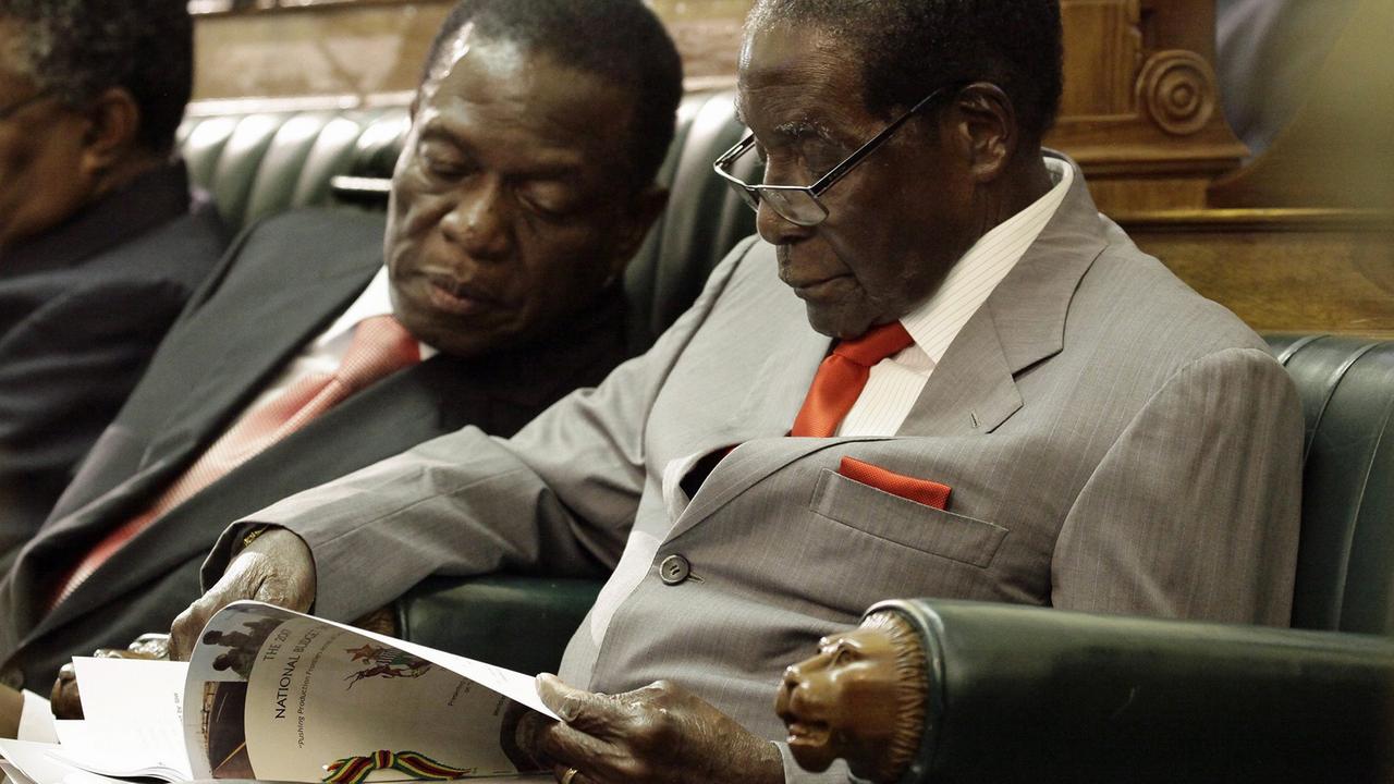 Robert Mugabe und Emmerson Mnangagwa im Dezember 2016 im Parlament in Harare