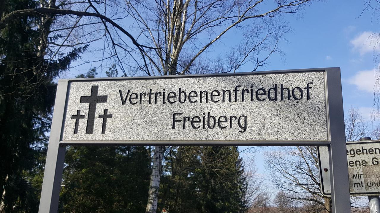 Vertriebenenfriedhof bei Freiberg / Sachsen