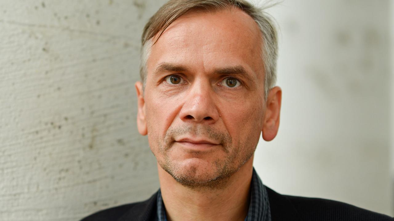 Der Schriftsteller Lutz Seiler: Für seinen DDR-Roman "Kruso" wurde er von der Kritik gefeiert. Der Schriftsteller Lutz Seiler: Für seinen DDR-Roman "Kruso" wurde er von der Kritik gefeiert.