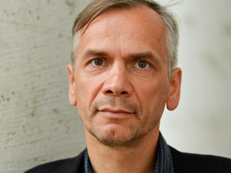 Der Schriftsteller Lutz Seiler: Für seinen DDR-Roman "Kruso" wurde er von der Kritik gefeiert.