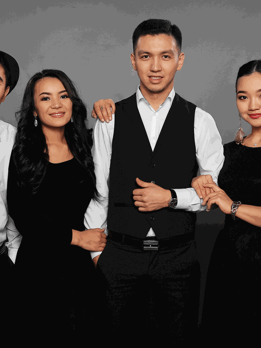 Die kasachische Musikgruppe Khazar