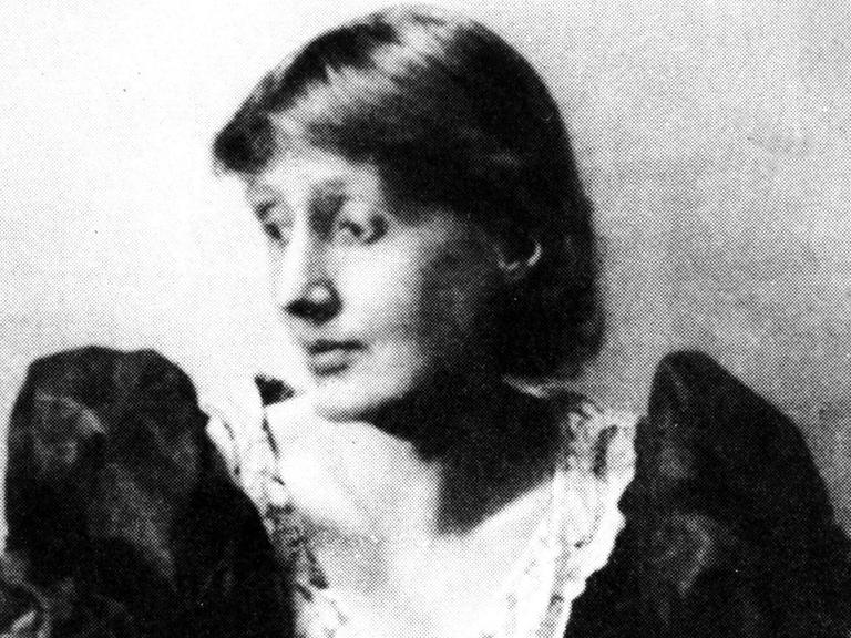 Eine Porträtaufnahme der britischen Schriftstellerin Virginia Woolf (1882-1941) Eine Porträtaufnahme der britischen Schriftstellerin Virginia Woolf (1882-1941)