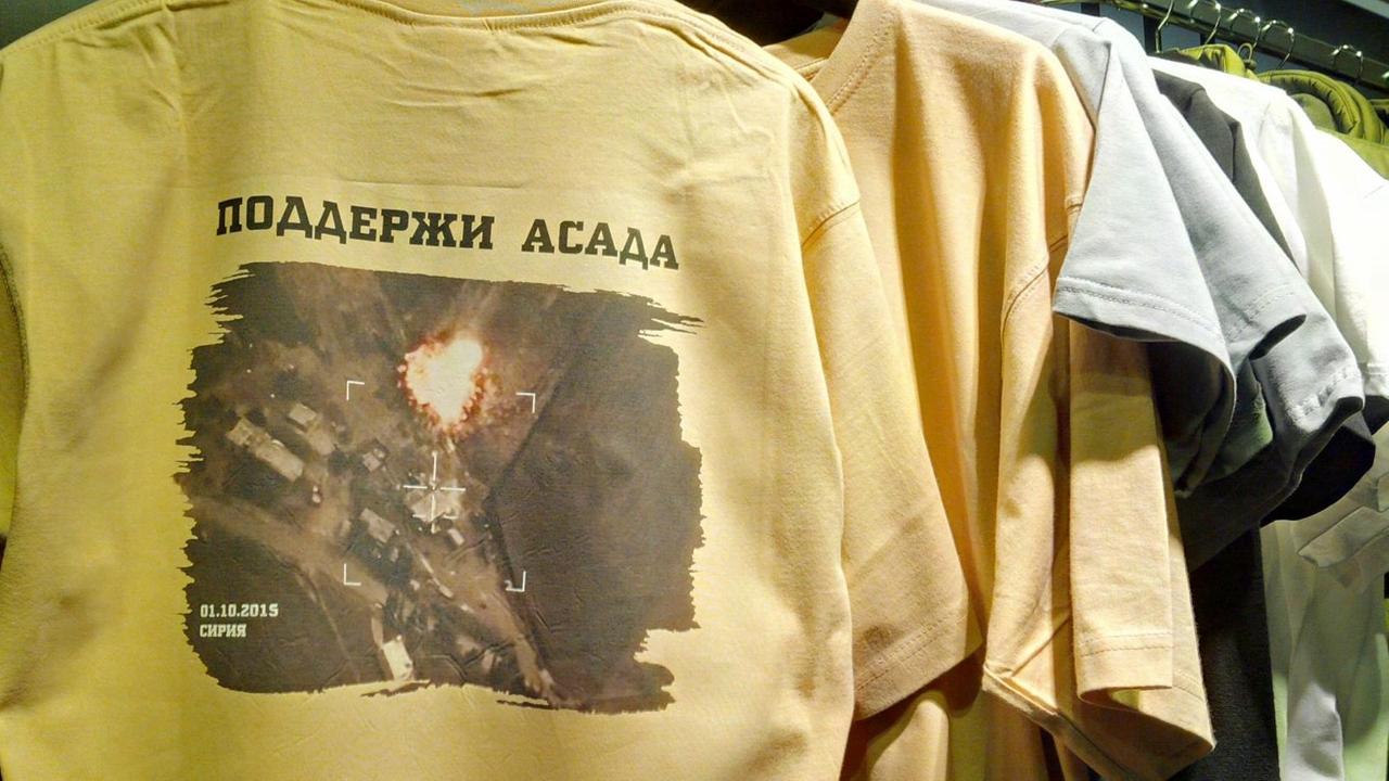 Ein russisches T-Shirt mit Syrien-Motiv