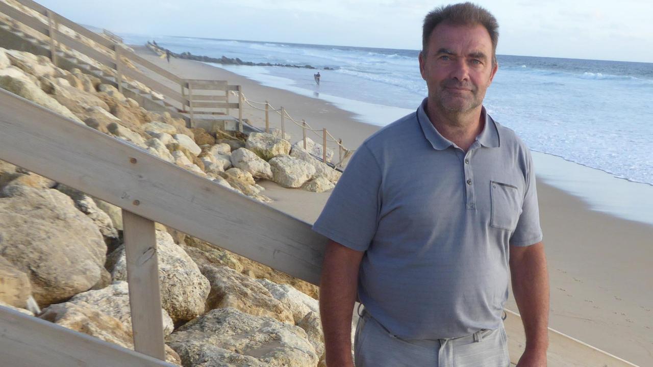 Dieser Deich kann die Uferzeile von Lacanau nicht auf Dauer schützen, sagt Hervé Cazenave, beigeordneter Bürgermeister für die Küste. In dem Badeort sind tausend Wohnungen und hundert Geschäfte durch Meeresanstieg und Erosion bedroht.