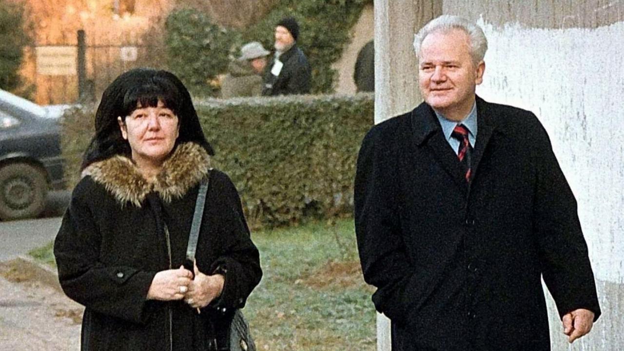 Der ehemalige jugoslawische Präsident Slobodan Milosevic und seine Frau Mira Markovic im Jahr 2000.