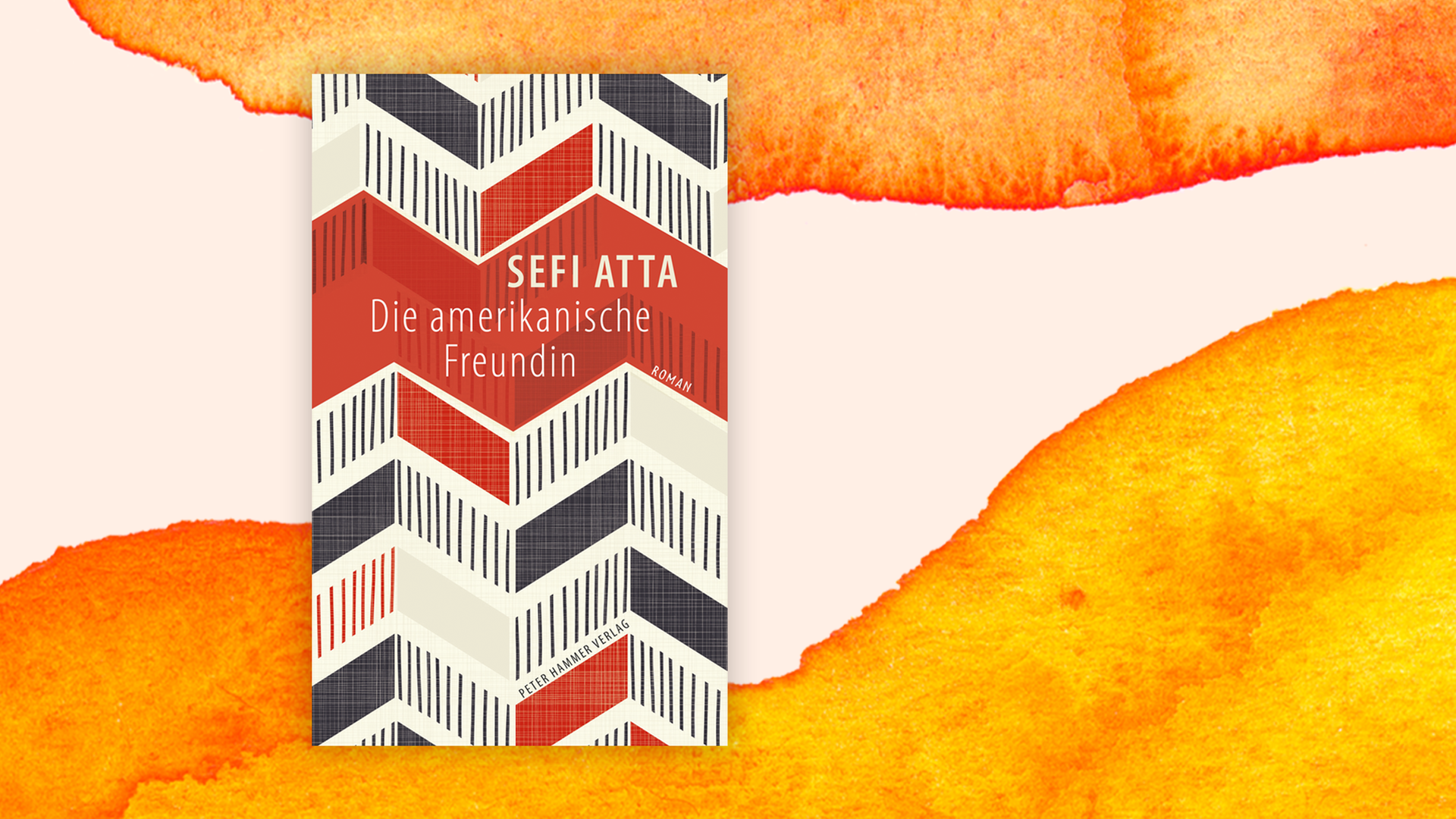 Zu sehen ist das Buchcover zu "Die amerikanische Freundin" von der Autorin Sefi Atta auf einem orange-weißen Hintergrund.