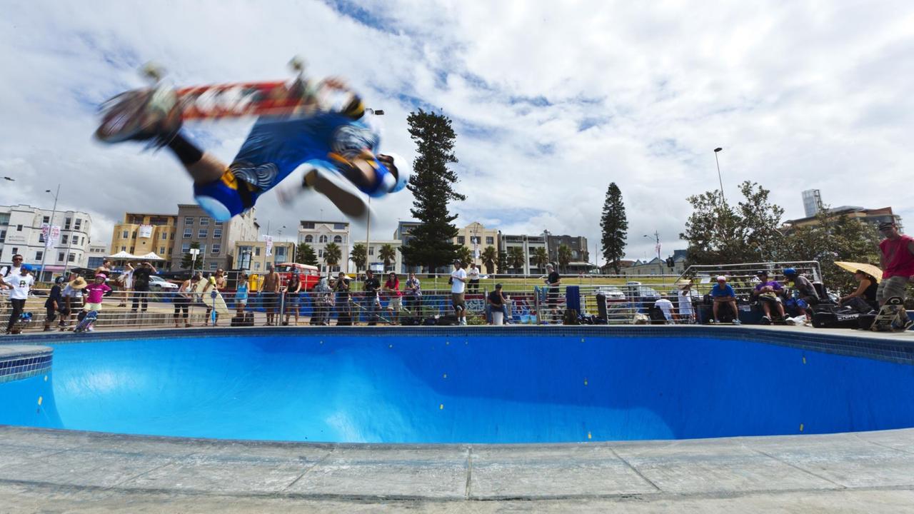 Ein Bowl-Pool bei den World Skate Boarding Championships am Bondi Beach in Australien