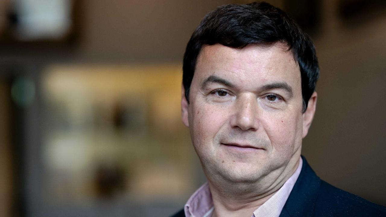 Porträt von Thomas Piketty: Der französische Ökonom warb in den Niederlanden für sein Buch "Kapital und Ideologie".