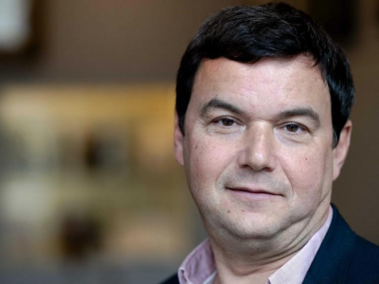 Porträt von Thomas Piketty: Der französische Ökonom warb in den Niederlanden für sein Buch "Kapital und Ideologie".