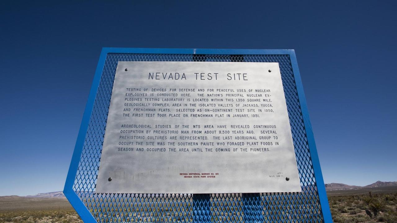 Gedenktafel am Nevada-Atomtest-Areal