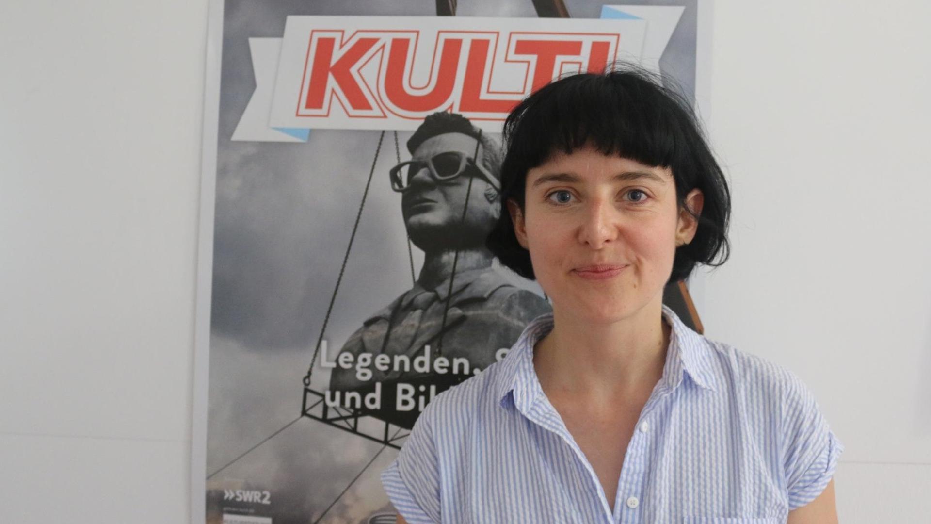 Ina Neddermeyer, Kuratorin der Ausstellung "Kult! Legenden, Stars und Bildikonen" des Zeppelin Museums Friedrichshafen.