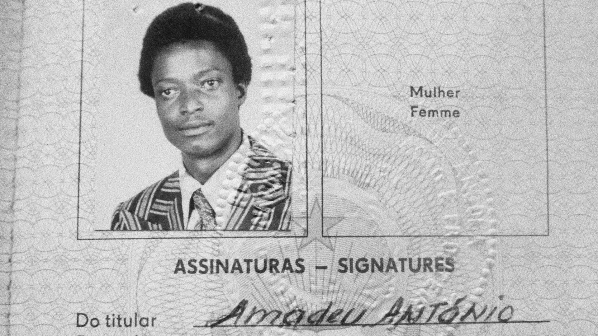 Der 28-jährige Angolaner Amadeu Antonio Kiowa wurde am 25. November 1990 in Eberswalde von 15 Rechtsradikalen schwer verletzt und verstarb elf Tage später.