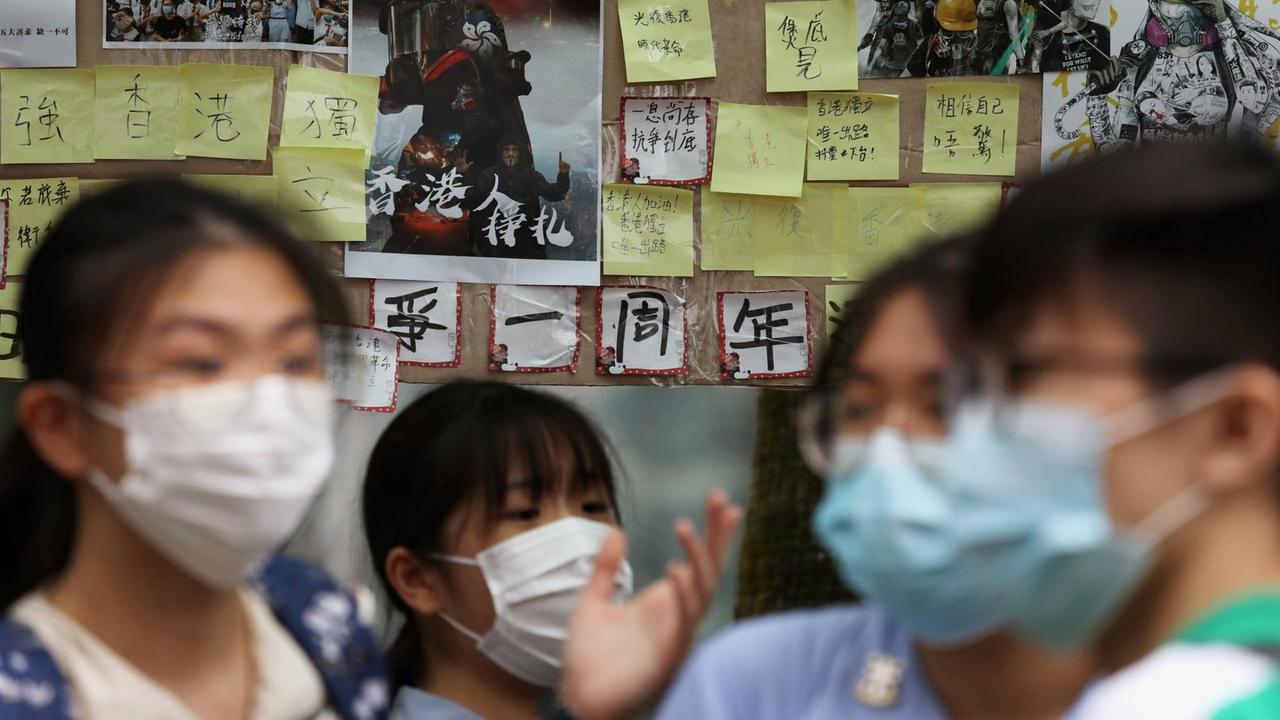 Hongkong: Schüler in Klassenraum