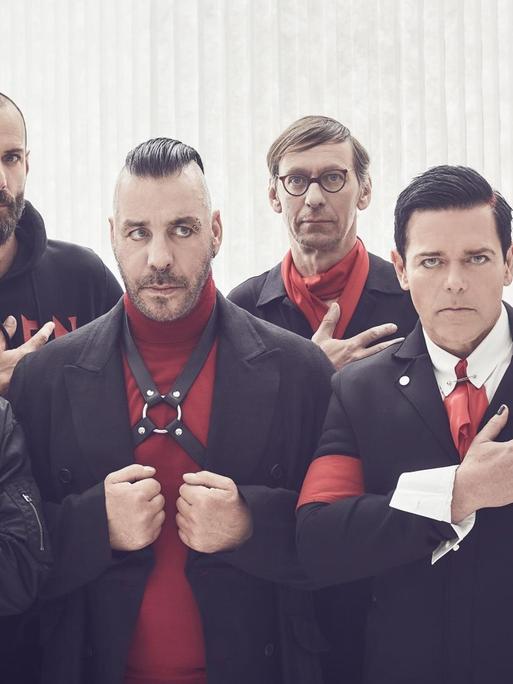 Bandfoto mit Till Lindemann und seinen Kollegen.