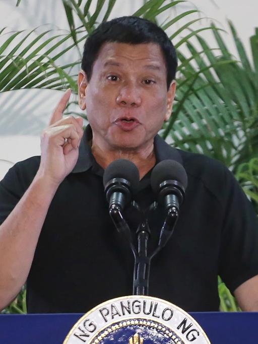 Der philippinische Präsident Duterte hält eine Rede in seiner Heimatstadt Davao.
