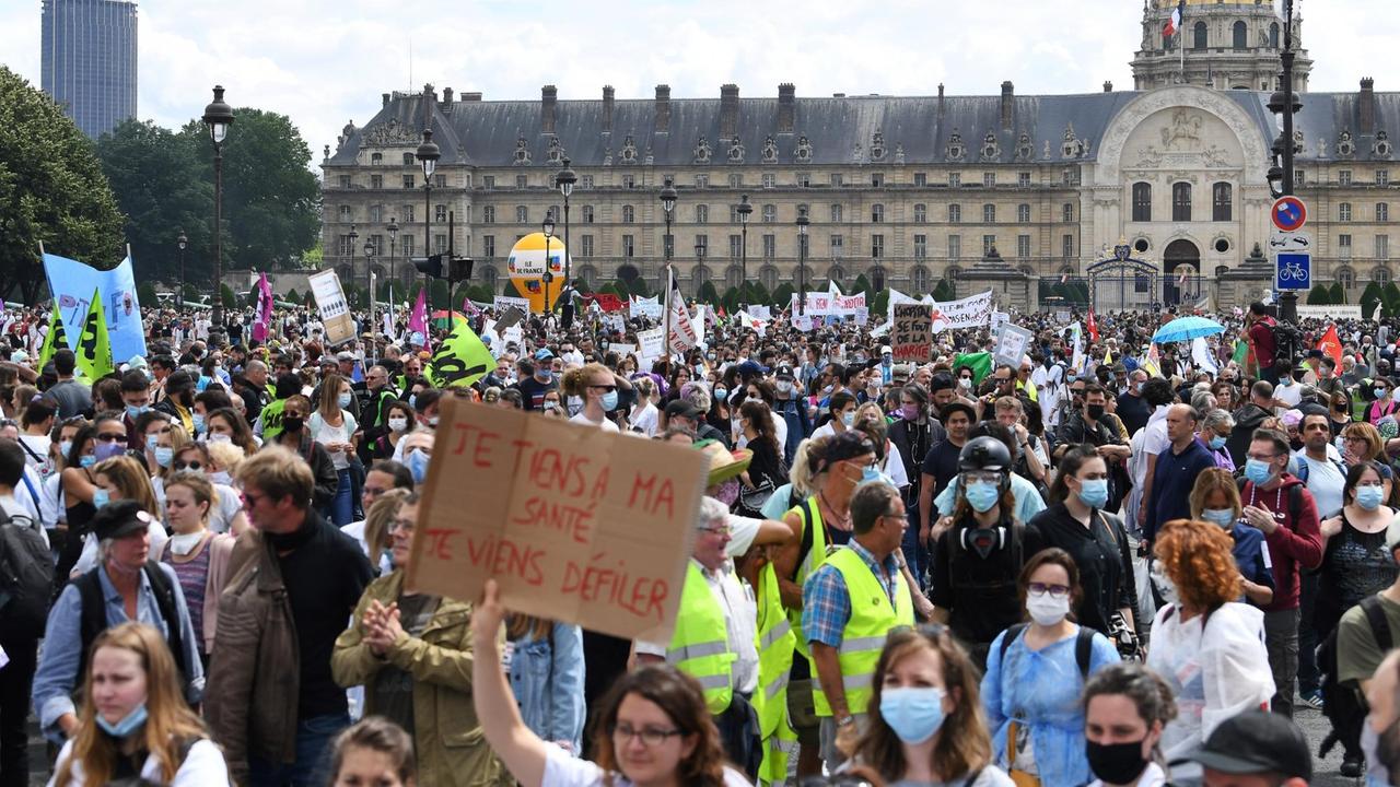 Nationale Proteste des Pflegepersonals in Frankreich, hier in Paris.