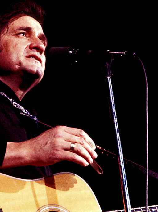 Johnny Cash während eines Konzertes