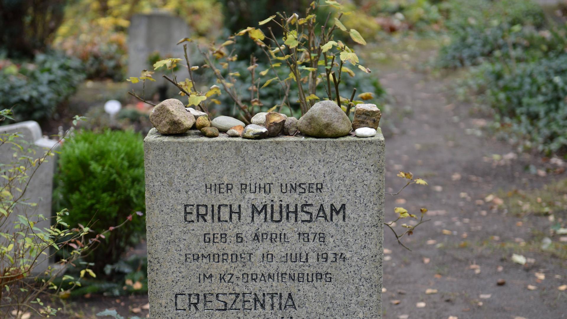 Das Grab von Erich Mühsam, Waldfriedhof, Dahlem, Berlin.