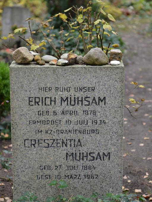 Das Grab von Erich Mühsam, Waldfriedhof, Dahlem, Berlin.