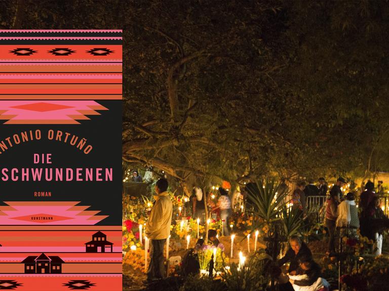 Trauerfeier auf einem Friedhof in Mexiko am Abend, viele Kerzen sind auf den Gräbern aufgestellt.