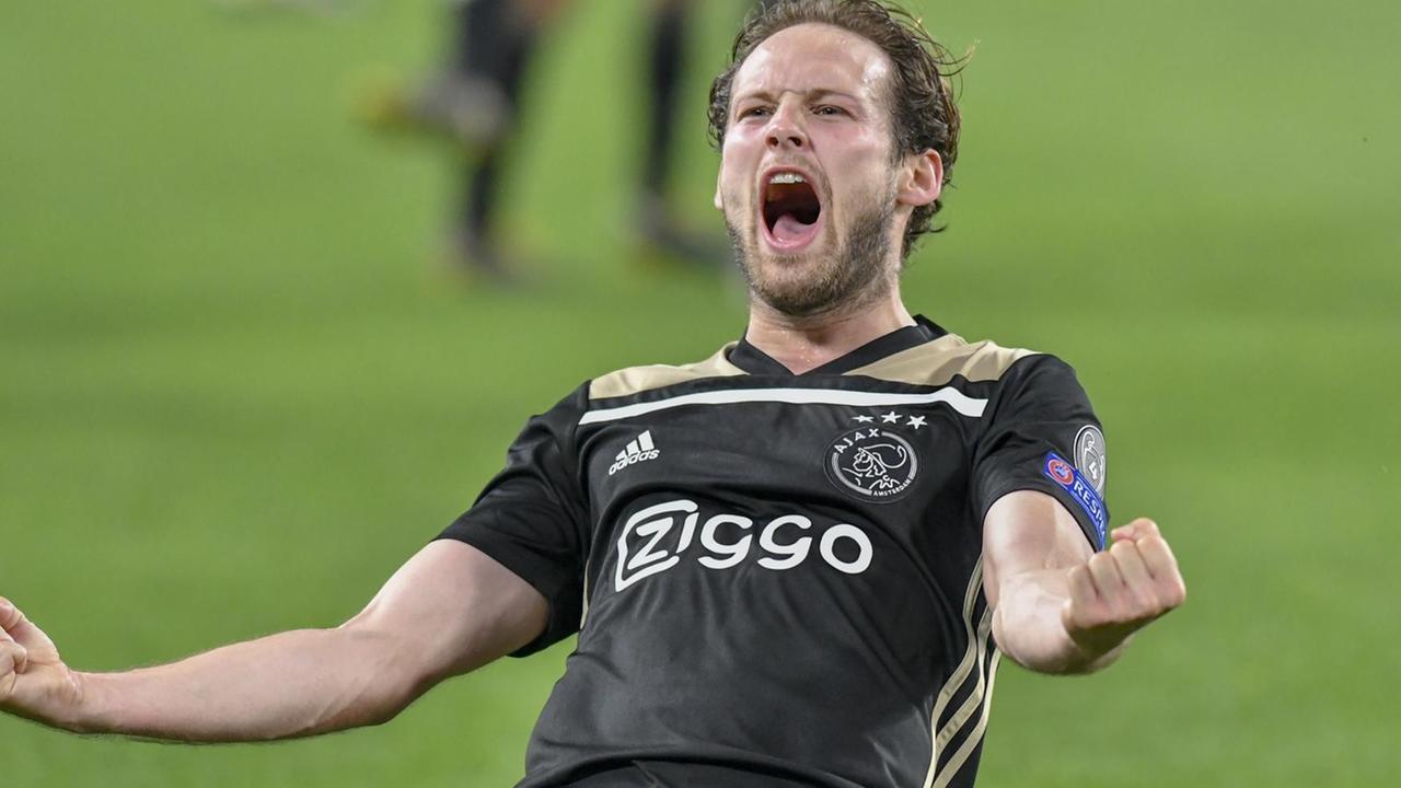 Perr Schuurs (Ajax) freut sich über den Sieg gegen Juventus Turin.