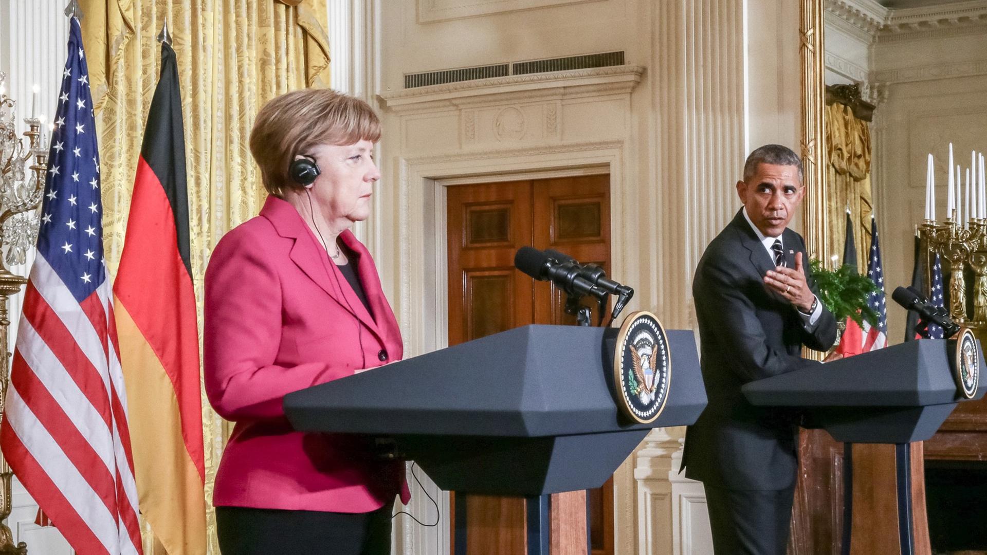 Angela Merkel und Barack Obama während ihrer Pressekonferenz am 09.02.2015 im Weißen Haus.