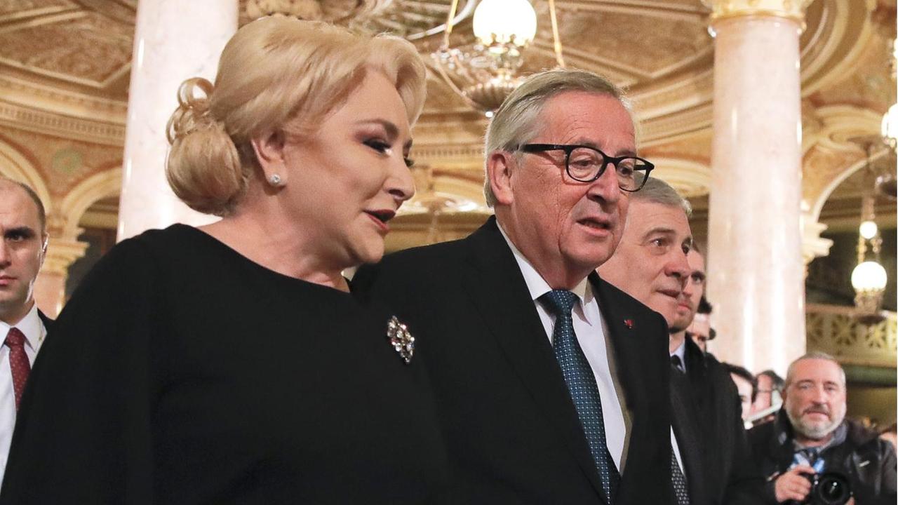 Die rumänische Ministerpräsidentin Viorica Dancila und EU-Kommissionspräsident Jean-Claude Juncker