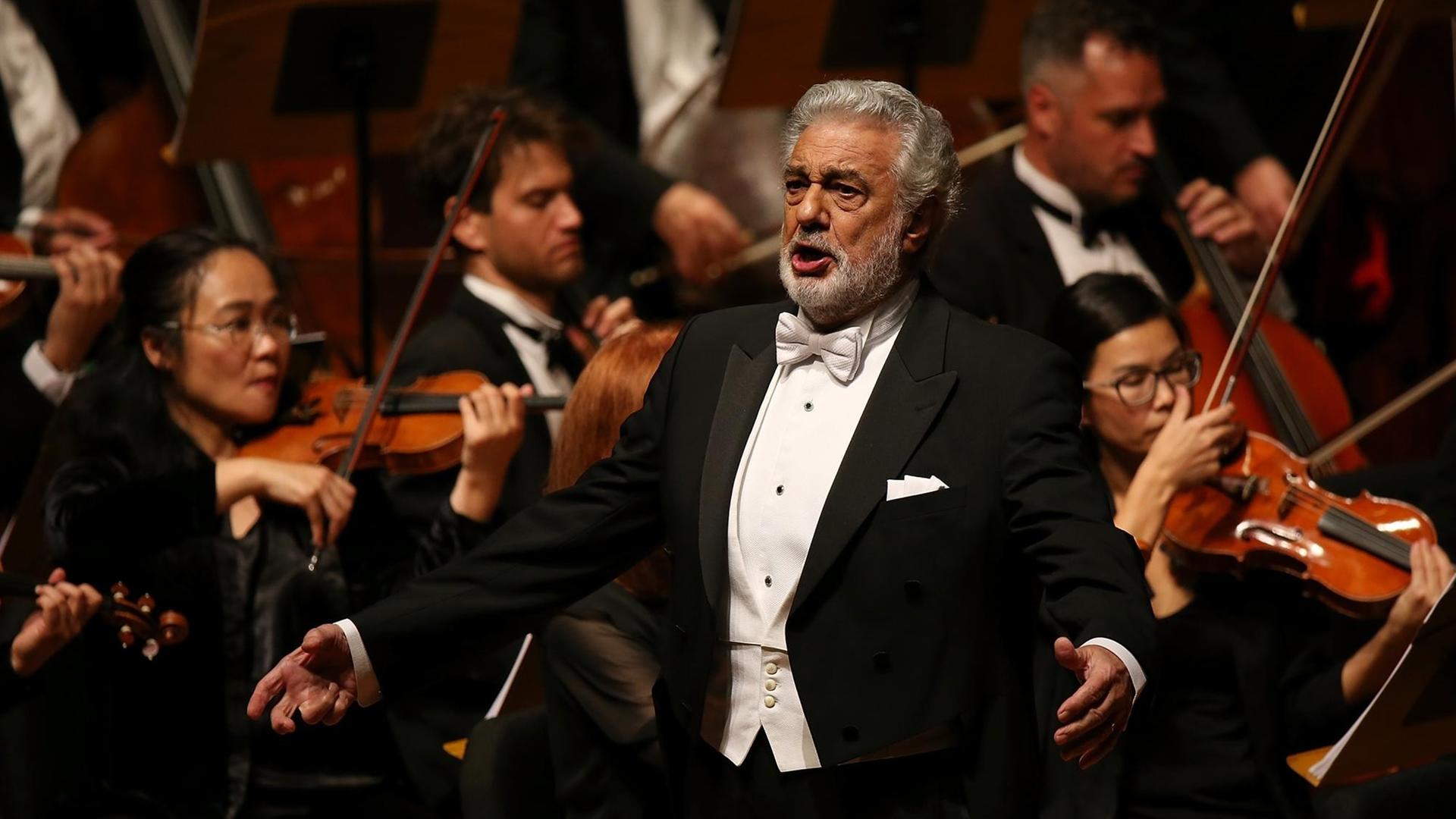 Placido Domingo hört als Chef von der Oper in Los Angelos auf.