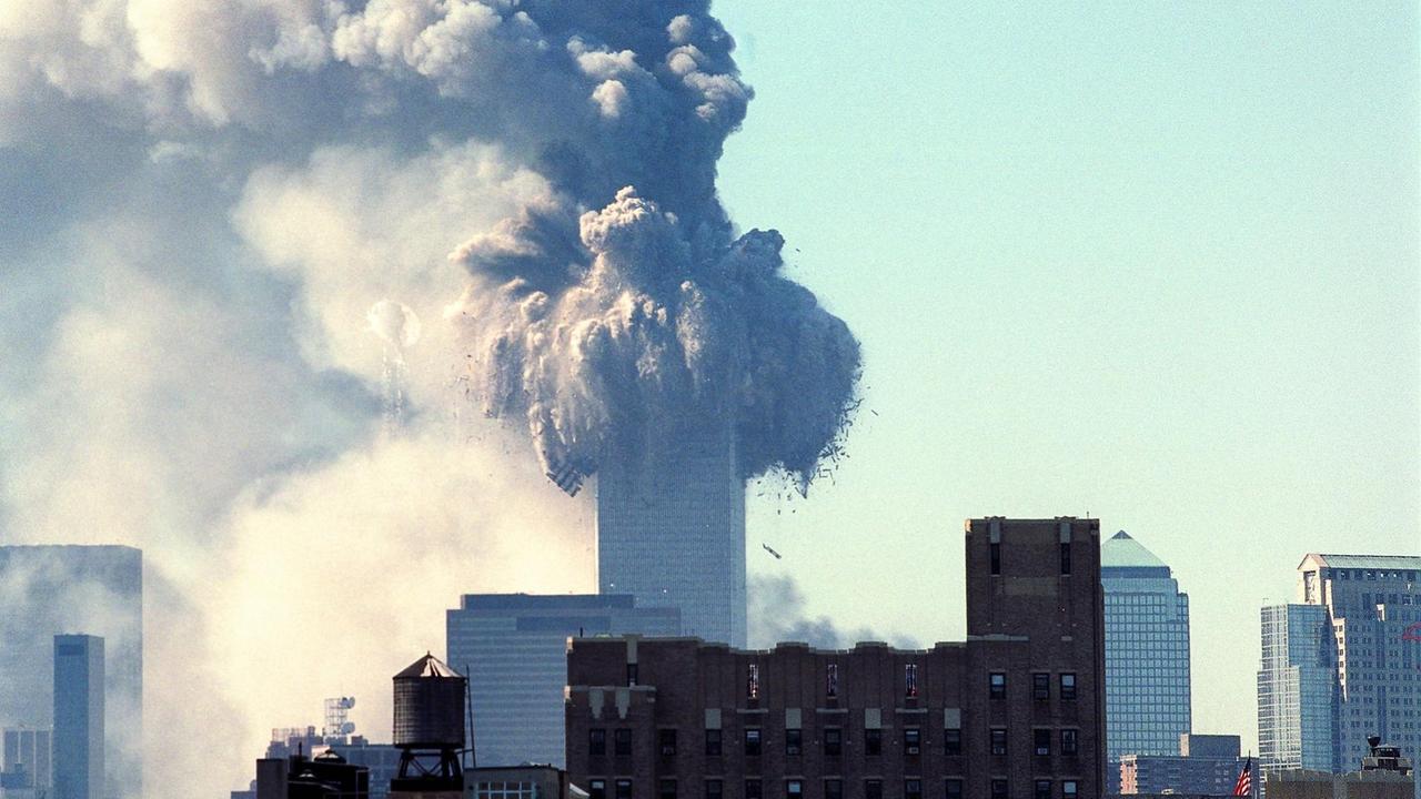 Einsturz eines Turms des World Trade Centers am 11. September 2001