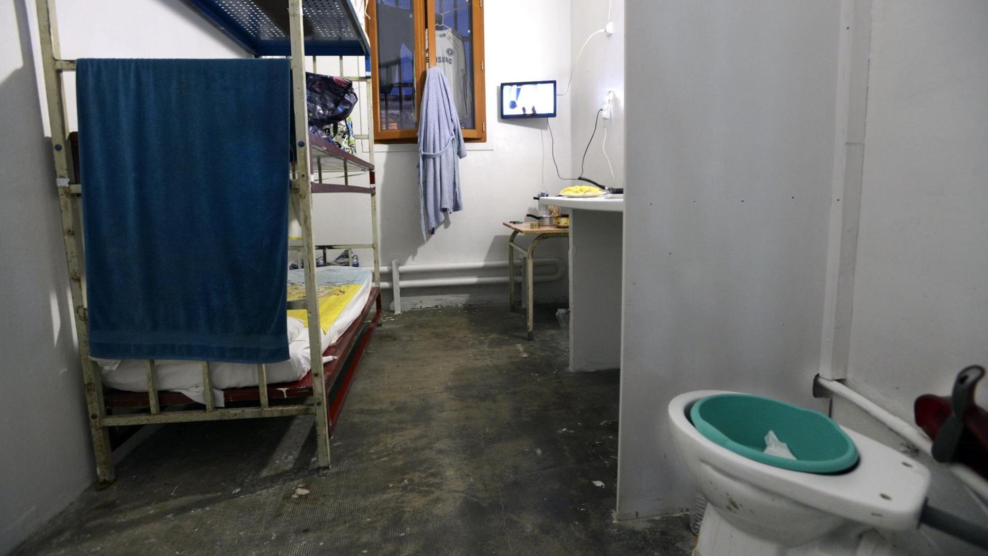 Fehlende Privatssphäre und Enge: Frankreichs Seelsorger kritisieren Zustände, wie sie in diesem Gefängnis bei Marseille herrschen