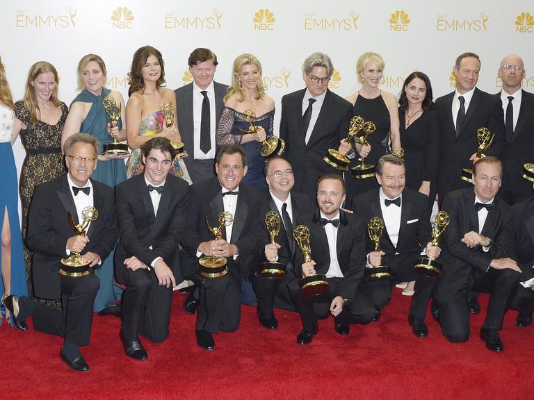 Mitglieder der Filmbesetzung und der Produktion von "Breaking Bad" bei der 66. Verleihung der Emmys in Los Angeles