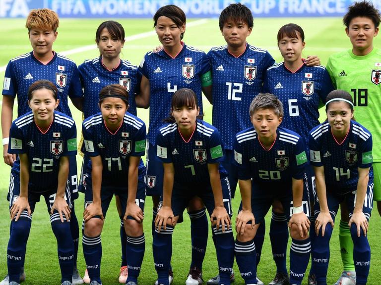 Japans Frauenfußballmannschaft vor dem WM-Spiel gegen Argentinien bei der WM 2019 in Frankreich