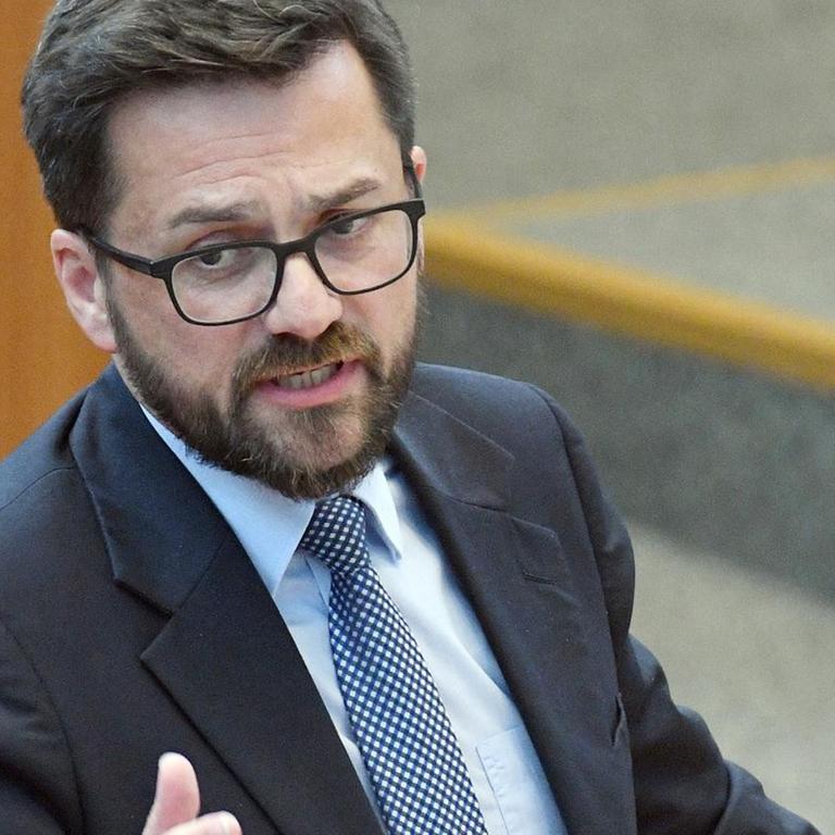 3.06.2018, Nordrhein-Westfalen, Düsseldorf: Thomas Kutschaty (SPD), Vorsitzender der SPD Fraktion, spricht im Landtag.