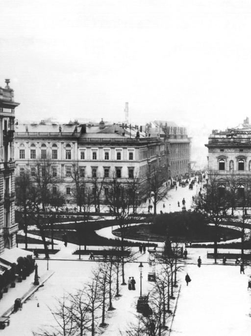 Der Wilhelmplatz in Berlin mit dem Hotel Kaiserhof (links) um die Jahrhundertwende