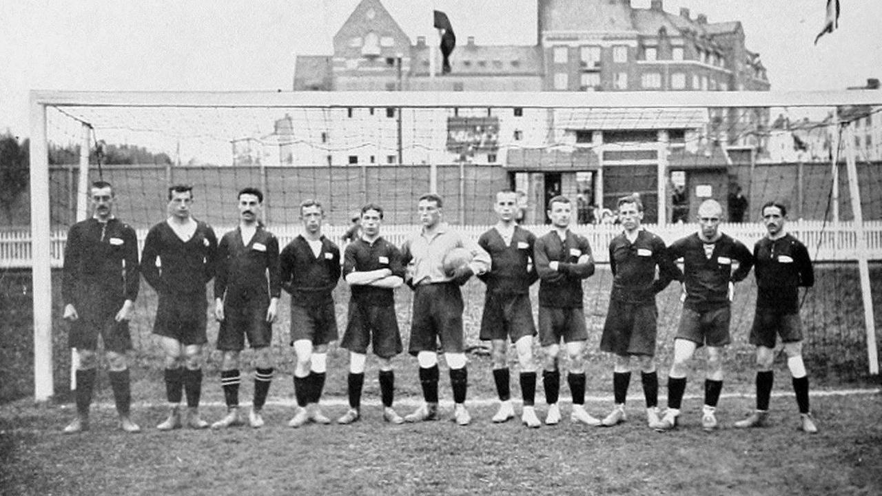 Das Teamfoto zeigt die russische Olympia-Auswahl 1912.