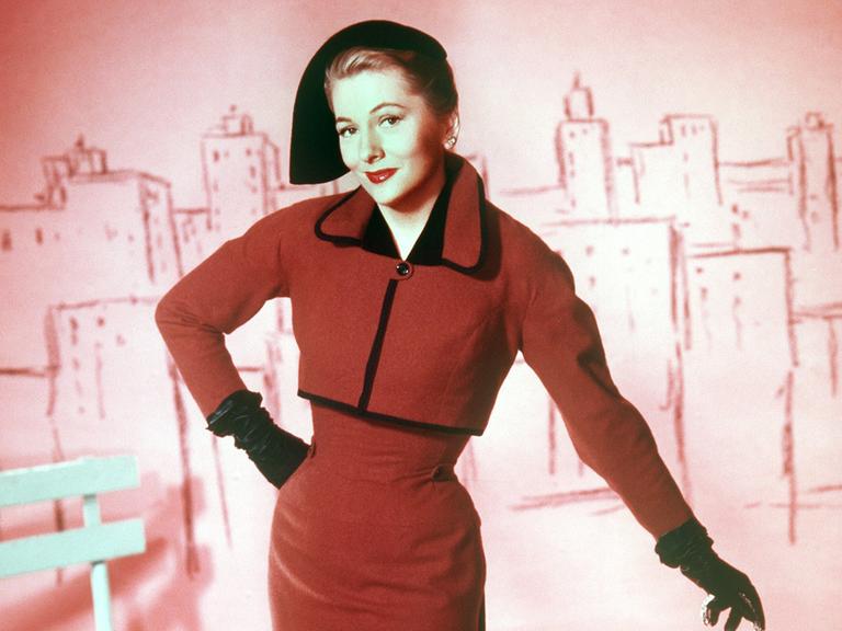  Joan Fontaine in einer Szene des Films "Serenade" aus dem Jahr 1956.