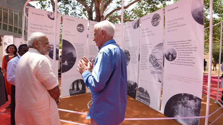 Premierminsiter Shri Narendra Modi und Frederick Schulze Buxloh in Auroville