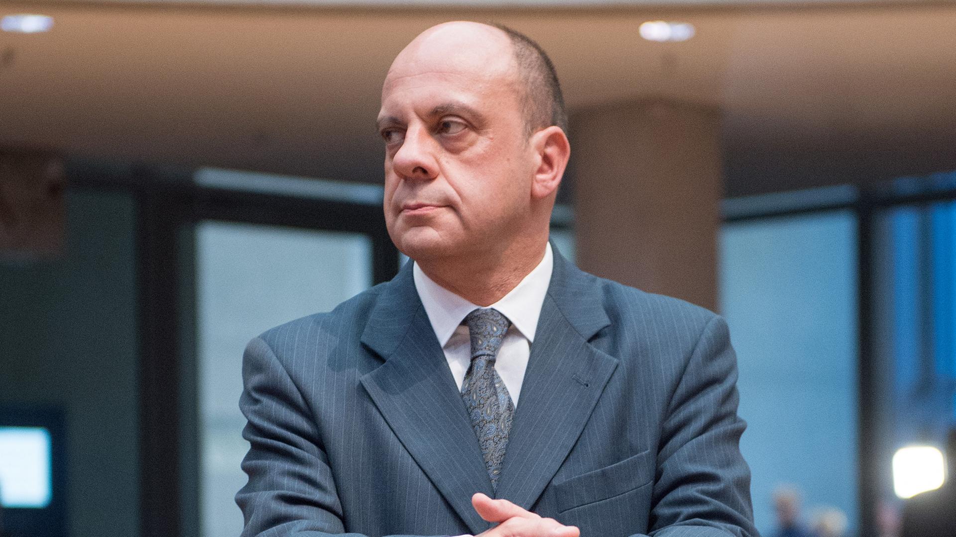 Michael Hartmann steht am 05.02.2015 als Zeuge in der Sitzung des Untersuchungsausschuss des Bundestages.