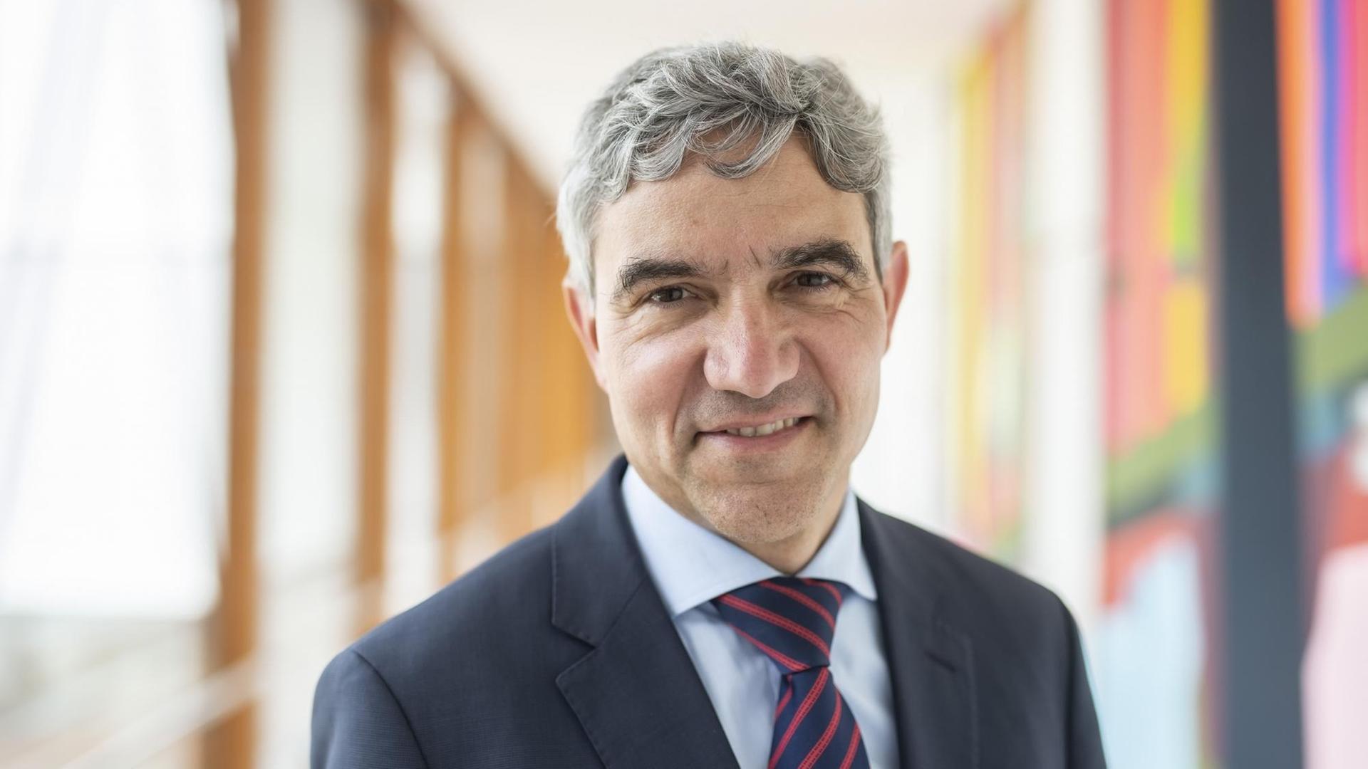 Stephan Harbarth, Bundesverfassungsrichter, Vorsitzender des Ersten Senats und Vizepräsident des Bundesverfassungsgerichts, aufgenommen im Bundesverfassungsgericht am 27.05.2019 in Karlsruhe.