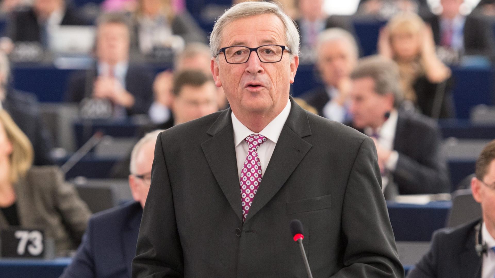 EU-Kommissionspräsident Jean-Claude Juncker stellt sein Investitionsprogramm vor.