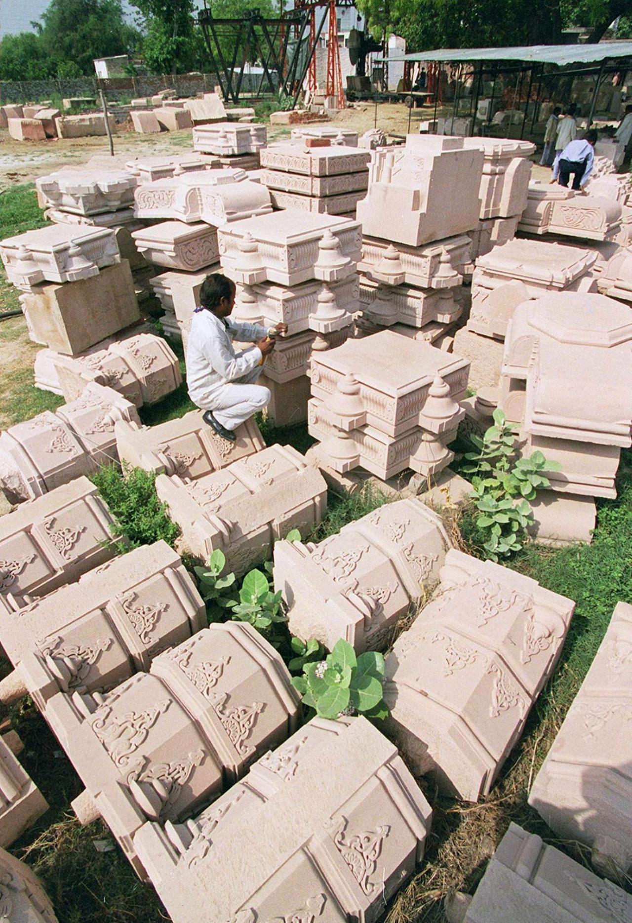 Vorbereitungen für umstrittenen Hindu-Tempelbau aus dem Jahr 1998