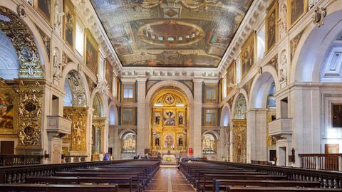 Prachtvoller Innenraum der Igreja de São Roque in Lissabon