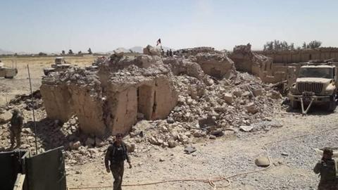 Die afghanische Armee patroulliert an der Grenze zu Herat in Afghanistan. Dort rückt die Taliban immer weiter vor.