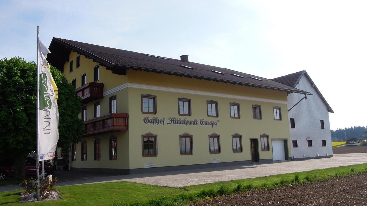 Der Gasthof "Mittelpunkt Europas" in Kühberg, Österreich.