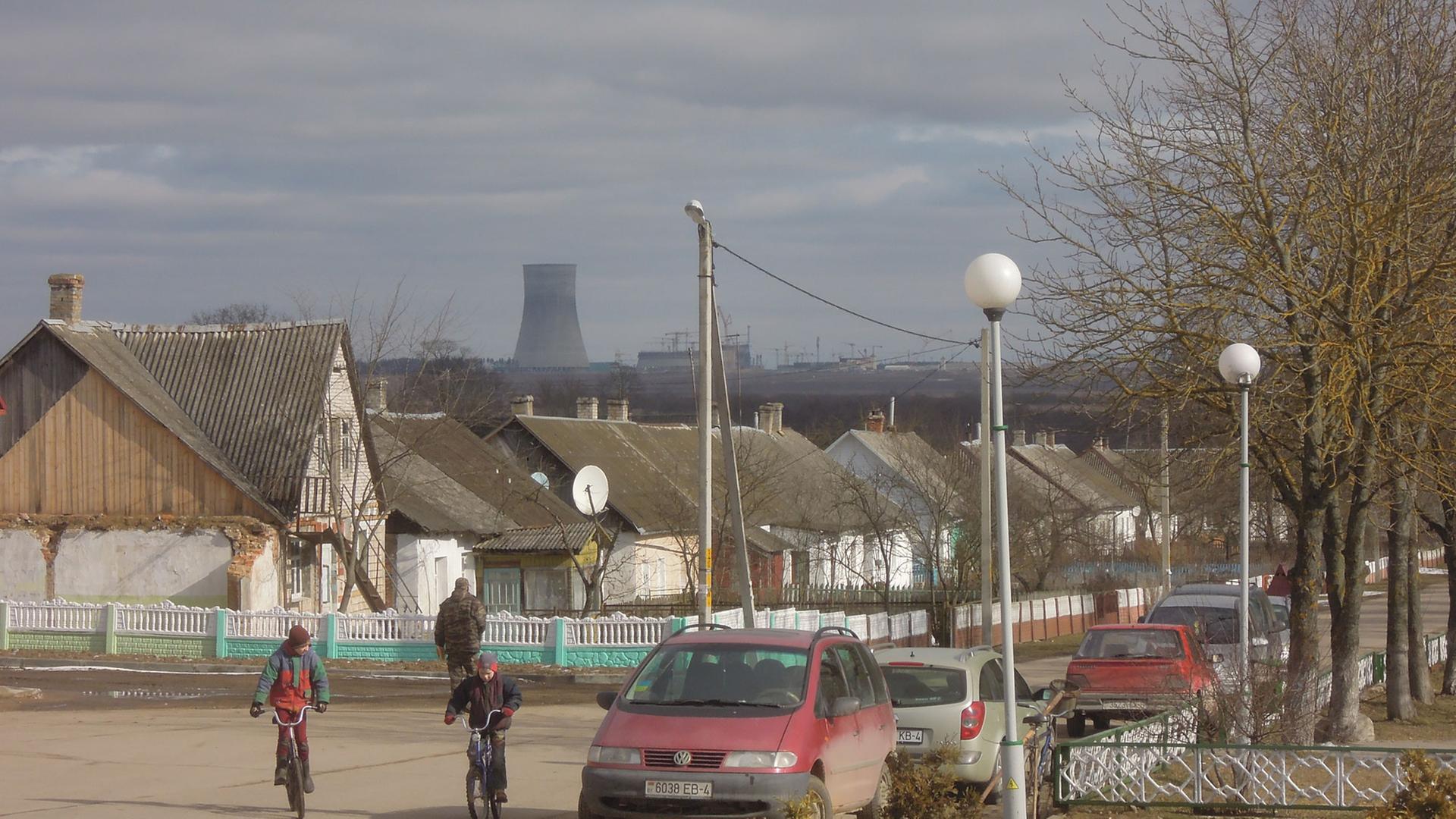 Im Bau befindliche Atomkraftwerk Ostrowez, direkt an der weißrussisch-litauischen Grenze. 